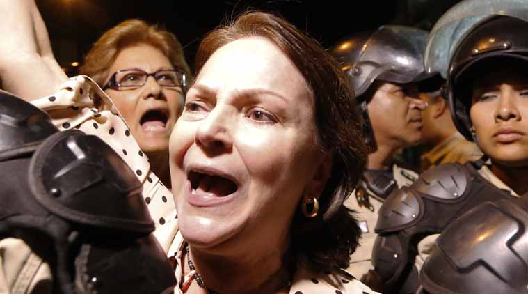 Βενεζουέλα: Εκκληση για βοήθεια από την σύζυγο του ενός συλληφθέντα ηγέτη της αντιπολίτευσης – Δείτε τη στιγμή της σύλληψης